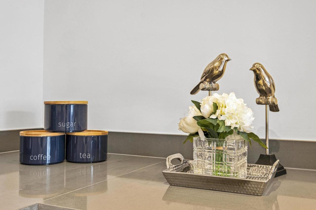 St Martins 2 Bedroom Apartments In Ruislip By 360 Stays エクステリア 写真