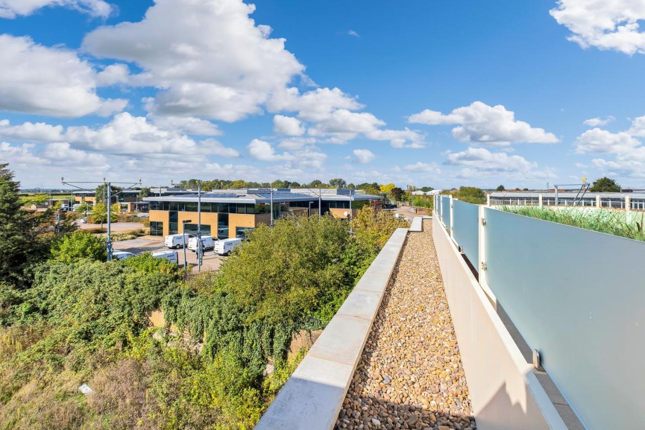 St Martins 2 Bedroom Apartments In Ruislip By 360 Stays エクステリア 写真