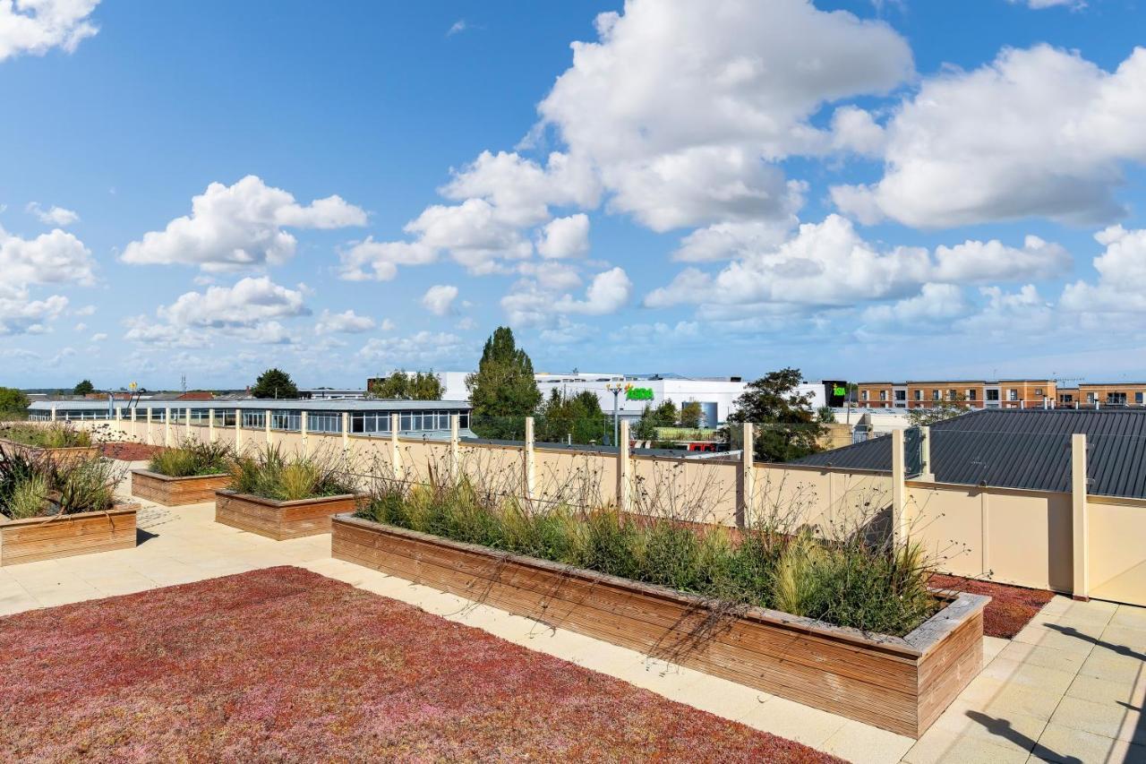 St Martins 2 Bedroom Apartments In Ruislip By 360 Stays エクステリア 写真