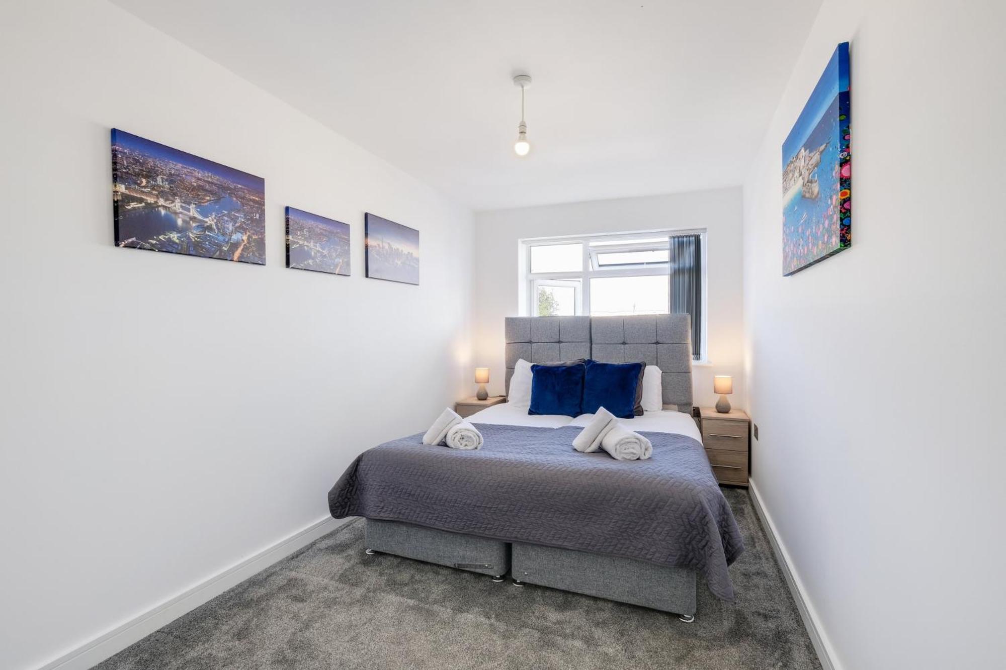 St Martins 2 Bedroom Apartments In Ruislip By 360 Stays エクステリア 写真