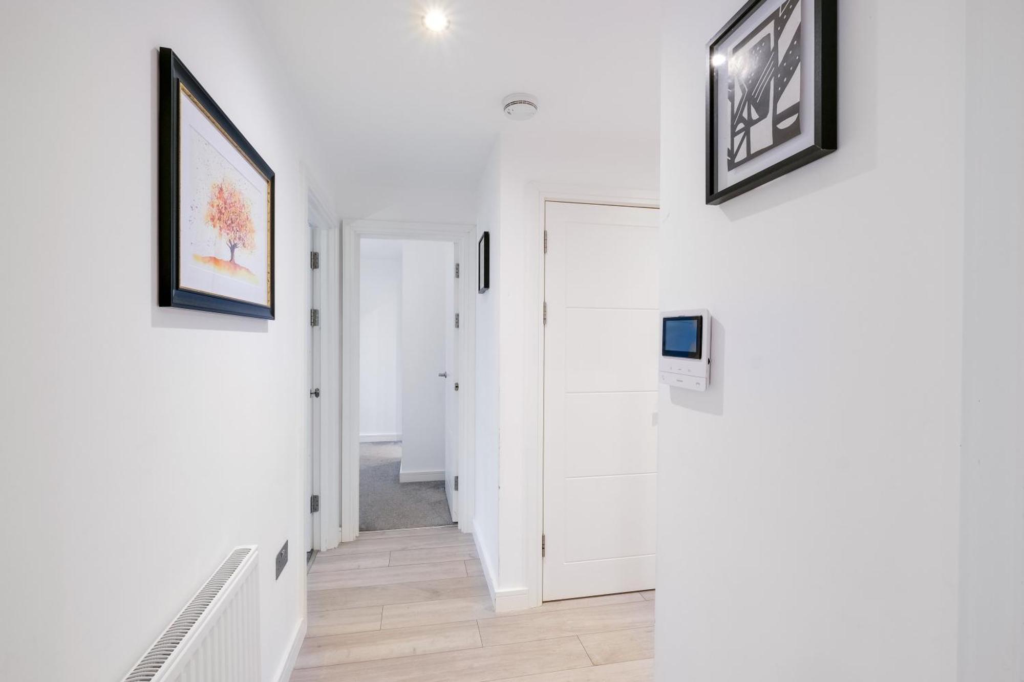St Martins 2 Bedroom Apartments In Ruislip By 360 Stays エクステリア 写真